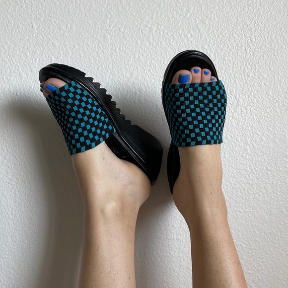 Vintage Checkered Platform Sandals - Picture 8 of 8